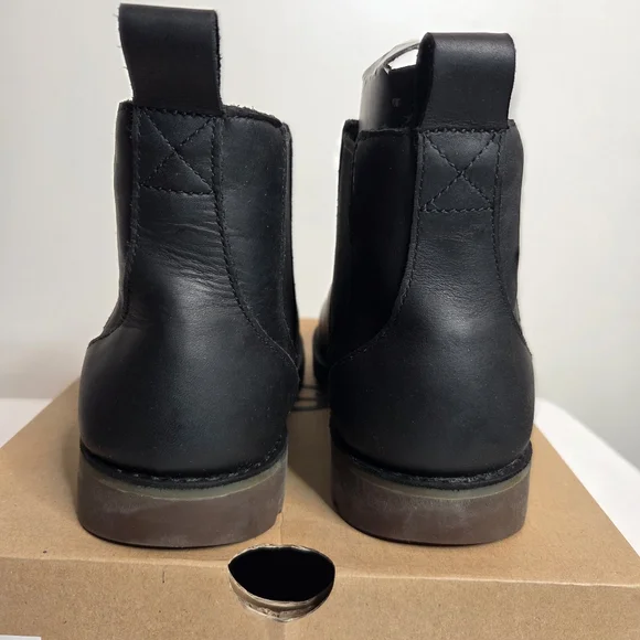 NWT UGG Kids Callum Ankle Boot Leather Chelsea Black, Size 2 - Picture 6 of 11